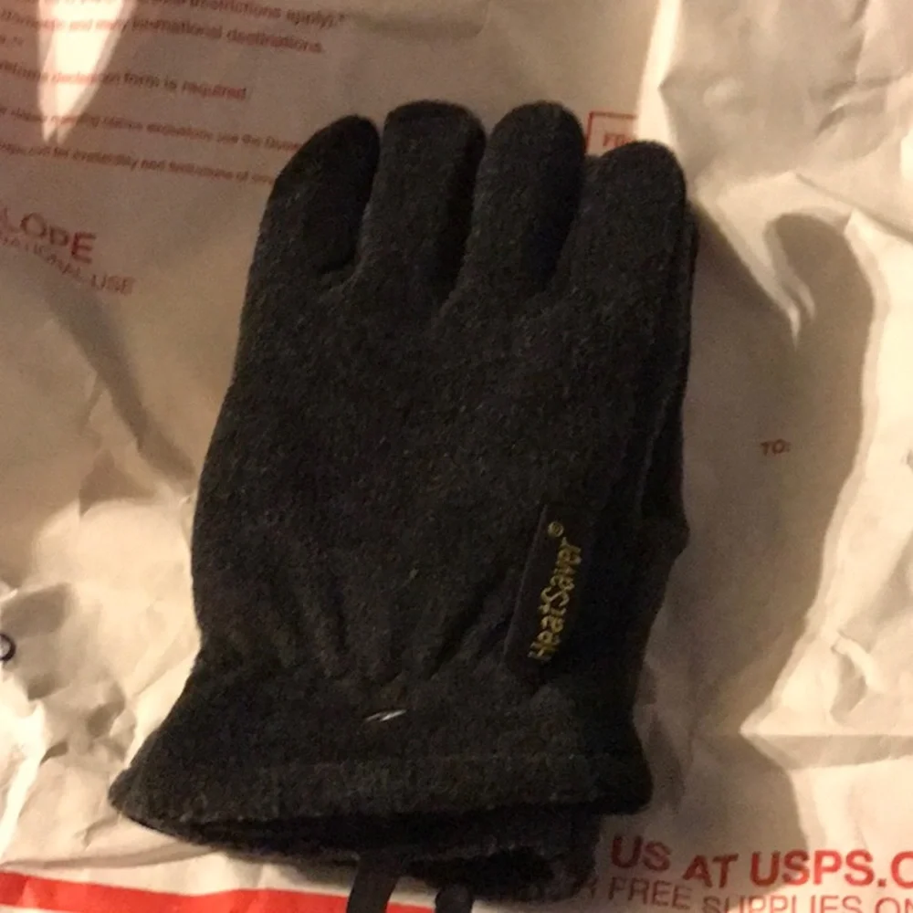 NWOT Heat Saver Gray and Black Fleece Gloves Lined Small Boys 5